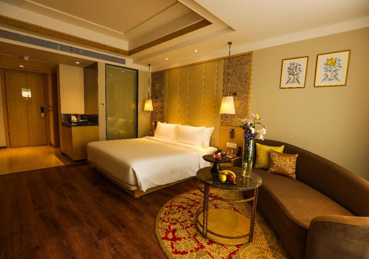 Отель Radisson Бхопал Экстерьер фото