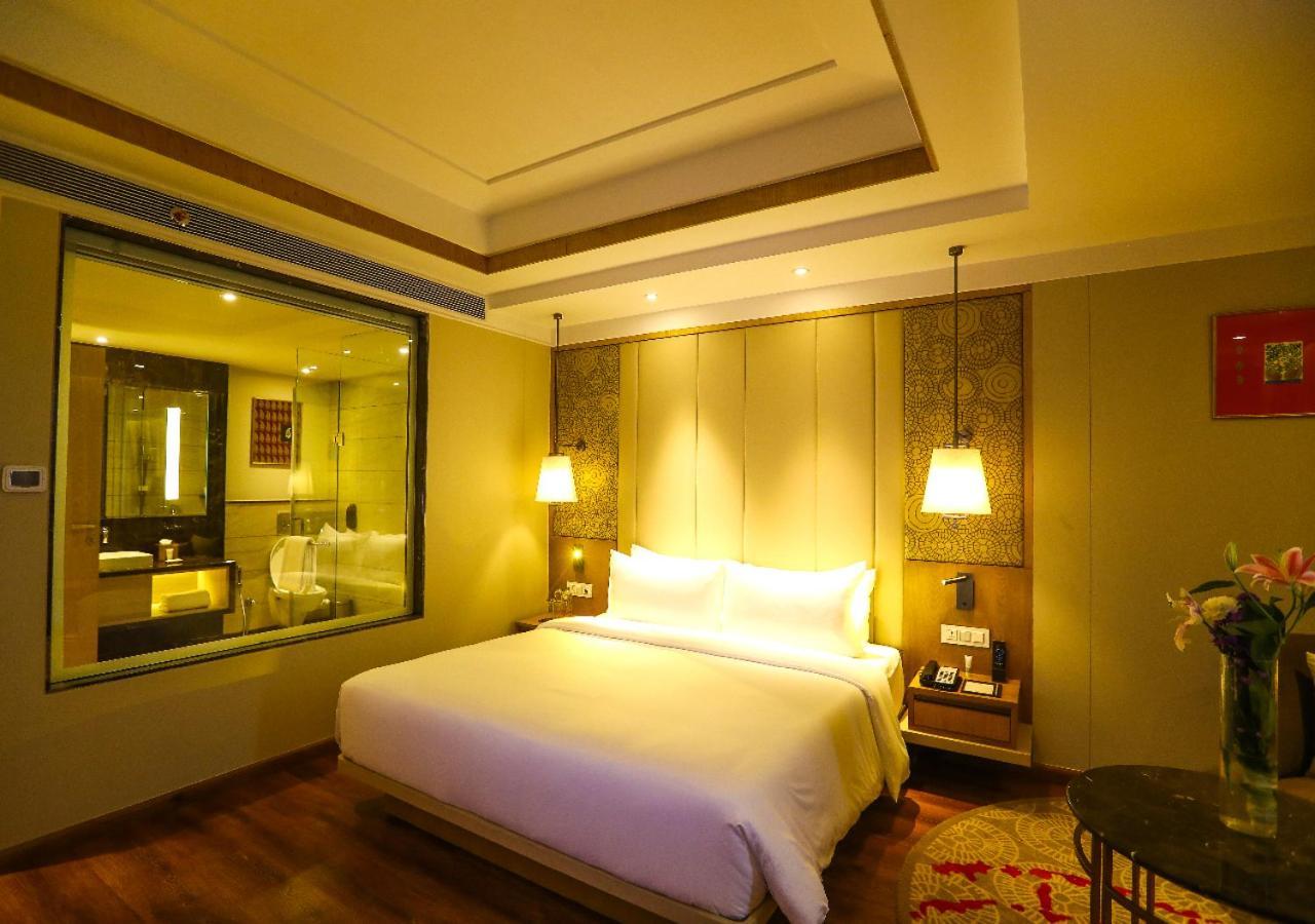 Отель Radisson Бхопал Экстерьер фото