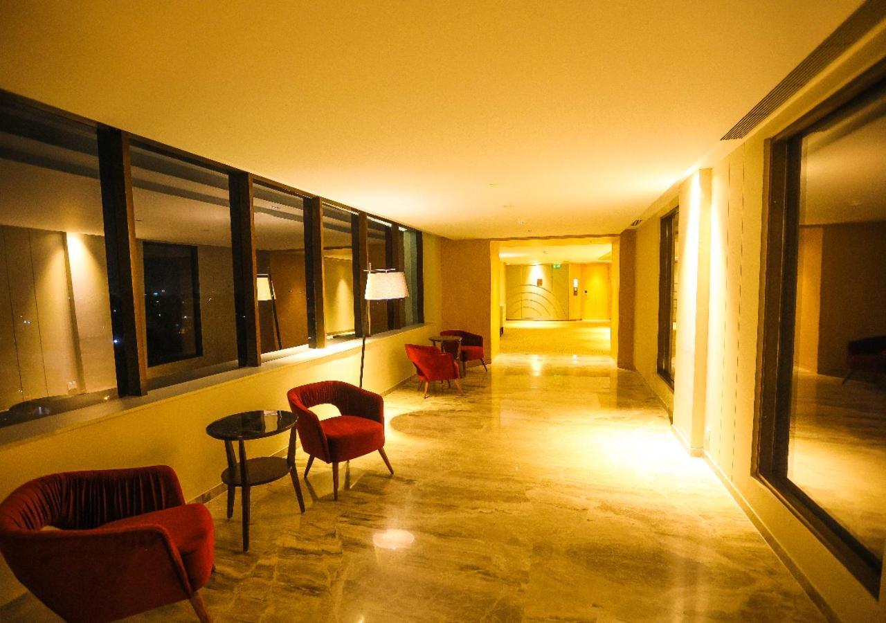 Отель Radisson Бхопал Экстерьер фото